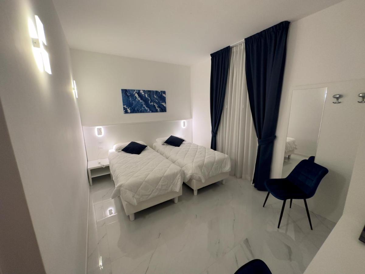 Hotel Smart Cruise Чивитавекия Екстериор снимка