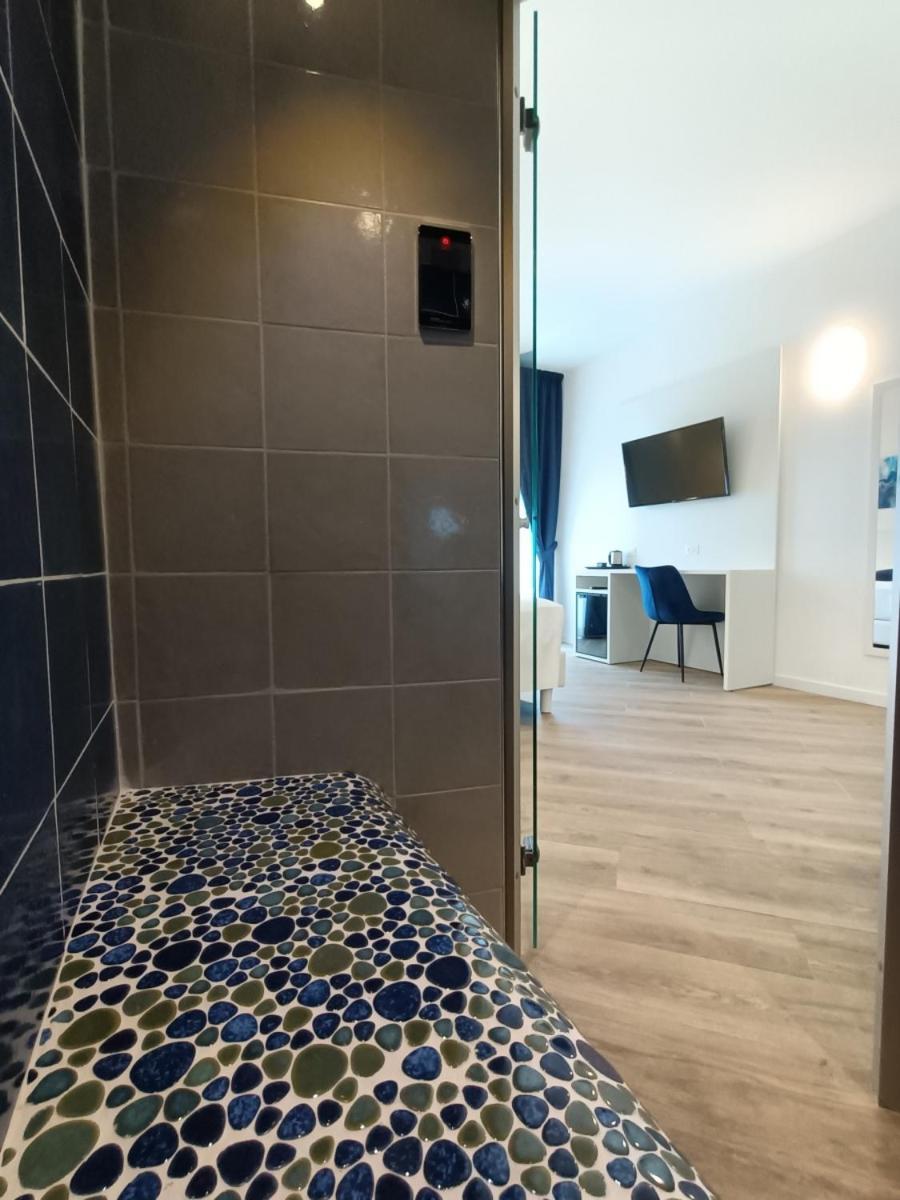 Hotel Smart Cruise Чивитавекия Екстериор снимка